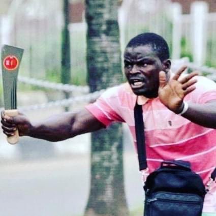 One has just a megaphone protesting peacefully.

The other came with a cutlass to attack #EndSARS protesters.

Guess who <a href="/jidesanwoolu/">Babajide Sanwo-Olu</a> govt arrested, guess who will be in court today.

Please let's mobilize to be in Yaba court today in solidarity to #FreeEromzy