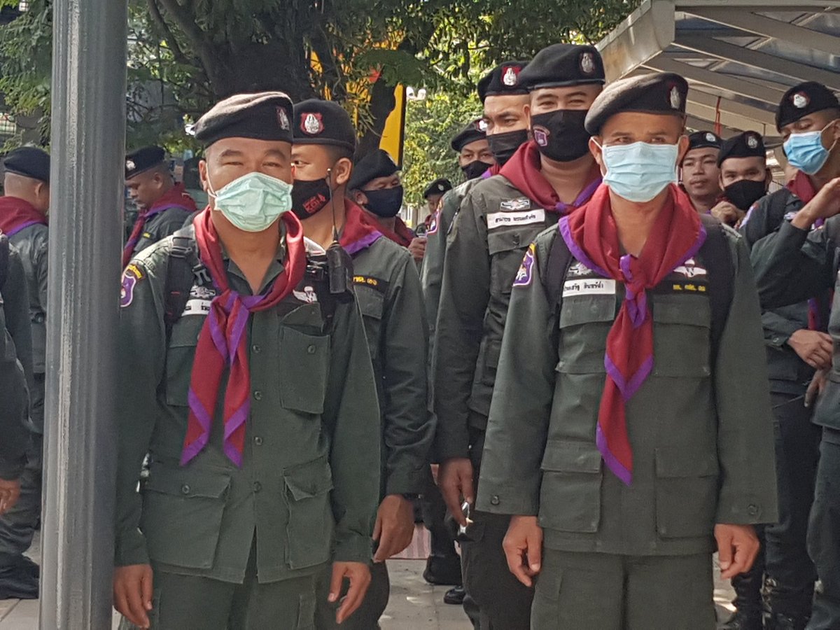  #Thailand anti-government protest leaders have all been released from jail recently, will most likely turn up at parliament house to urge MPs to votele on  #constitution reform bills. House speaker had called for calm, to allow MPs to debate, do job  #ประชุมรัฐสภา  #ม็อบ17พฤศจิกา