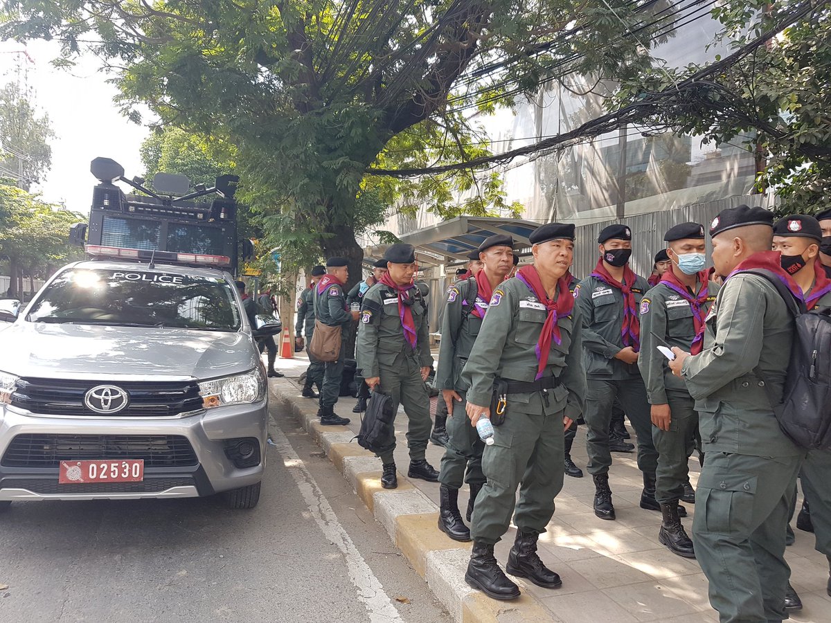  #Thailand anti-government protest leaders have all been released from jail recently, will most likely turn up at parliament house to urge MPs to votele on  #constitution reform bills. House speaker had called for calm, to allow MPs to debate, do job  #ประชุมรัฐสภา  #ม็อบ17พฤศจิกา