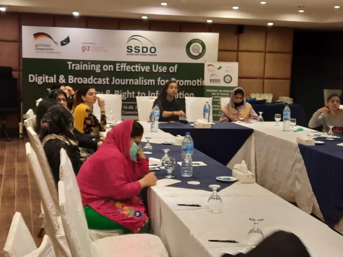 SSDOPakistan's tweet photo. SSDO and Punjab Information Commission (PIC) in collaboration with GIZ-LOGO program kicked off  Second Day of One-week training on “Effective Use Of Digital &amp; Broadcasting Journalism For Promoting Transparency &amp; Right To Information” for Young RTI Ambassadors. @PunjabInfoComm https://t.co/Ky1nfXmT0n