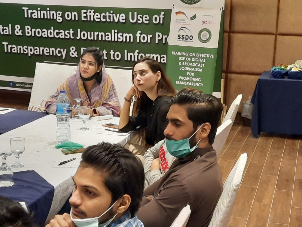 SSDOPakistan's tweet photo. SSDO and Punjab Information Commission (PIC) in collaboration with GIZ-LOGO program kicked off  Second Day of One-week training on “Effective Use Of Digital &amp; Broadcasting Journalism For Promoting Transparency &amp; Right To Information” for Young RTI Ambassadors. @PunjabInfoComm https://t.co/Ky1nfXmT0n
