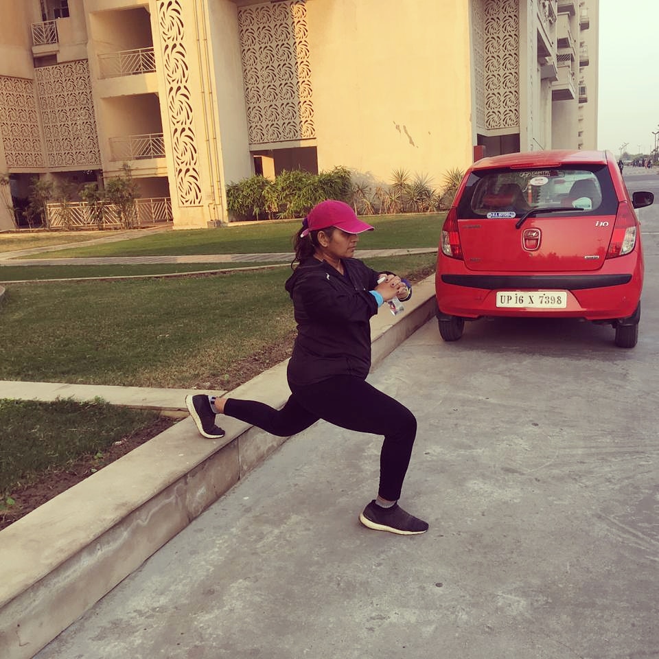 Latz_G's tweet photo. Morning Outdoor Training.
A must to build a POSITIVE mindfdame.
#letzbfit #letzbfitwithlatika #kyaaajaapneworkoutkiya #uthojaagodaudobhaago #latzpsychology #positivepsychology #StructuredWorkOut #hr #heartrate #heartratetraining #hiit #letztrainforheart #letztraintogether https://t.co/VVWOUh2I7k