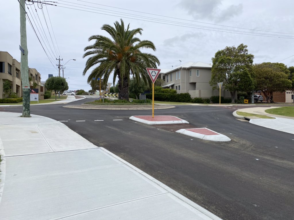 There are a couple of legacy roundabouts on the route. Shame they couldn’t have been removed. At the least, zebra crossings would have been nice to reinforce active transport user priority.