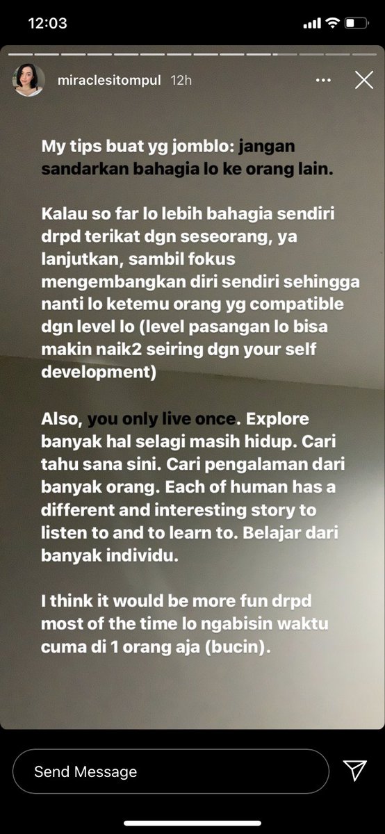 If you're single right now dan kadang2 iri sama keuwu-an orang2, maybe you want to read it.