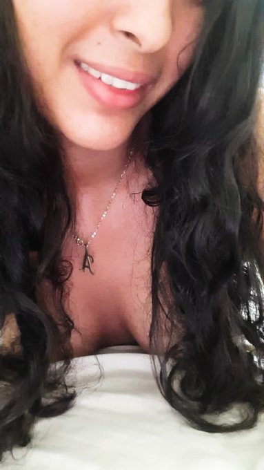 Sonr&iacute;ele a la vida y disfruta del placer y la perversidad. Entra a nuestro perfil de PH para conocer