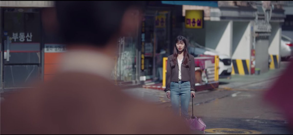 Along with the thunder, comes the rain. Rain serves the purpose of leading people where they need to go.It lead Dalmi to a double rainbow, and Jipyeong to halmeoni.Eventually, fate lead Seo Dalmi to pick up the wrong phone, and rain lead her out of her office, and to the truth.