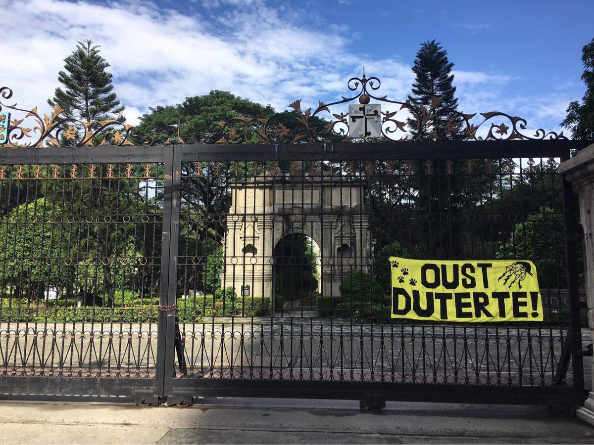Althea_Arcega's tweet photo. la salle               🤝               ust

         oust duterte balatenga. https://t.co/JFadkRYqzL