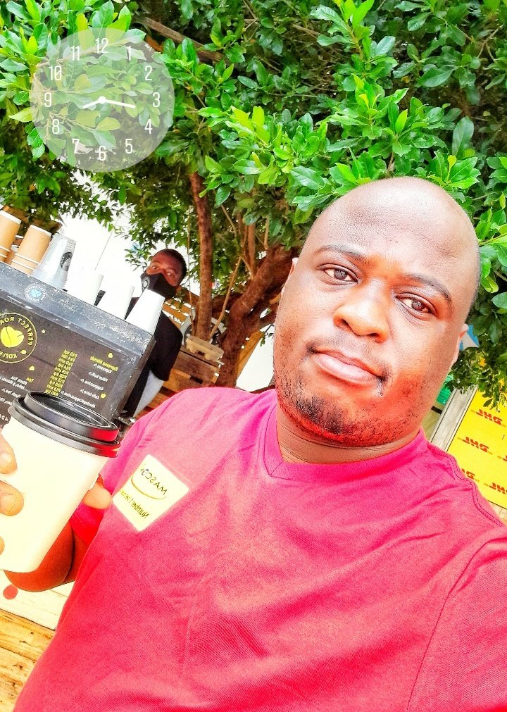 lesolemph's tweet photo. Coffee on the Square...😊🥤🕗 #PerfctRoast #MainMall Le sharpo akere..! https://t.co/1zHxu2EOrV