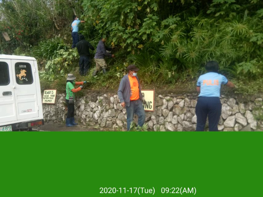 PNPSagada's tweet photo. Clean- Up Drive activity at Barangay Patay, Sagada Mt. Province.
#PNPinAction
#TeamPNP
#WeServeAndProtect
#PNPKakampiMo https://t.co/4SsJCz7aMD