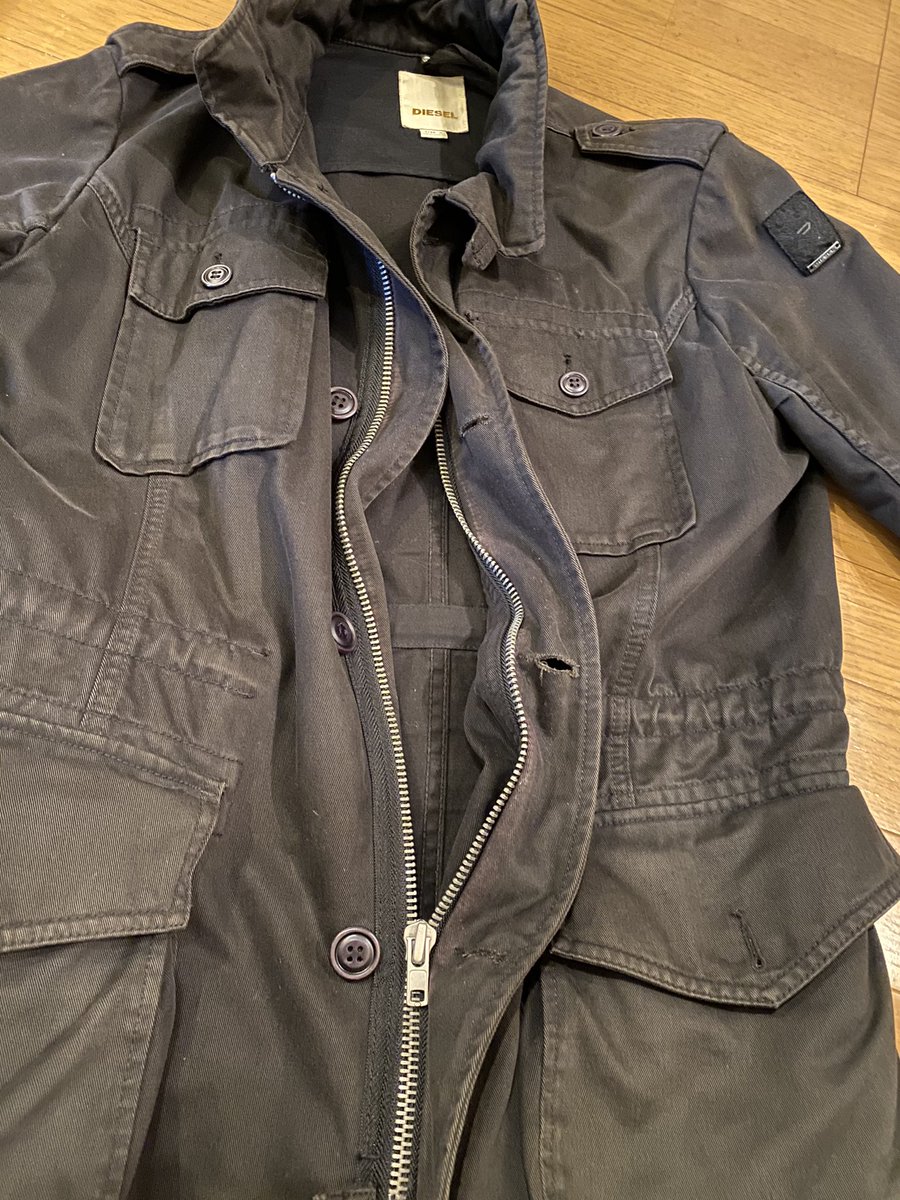 あなたが噛んだチャックが動かない あなたが噛んだチャックが動かない