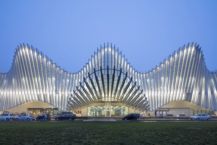 geoffwake1's tweet photo. #mathsimage
#maths meets #architecture by #calatrava
Reggio Emilia AV Mediopadana high-speed railway station https://t.co/IdkRjUBzNY