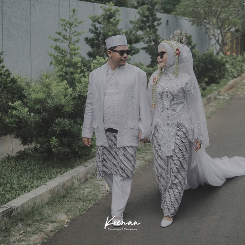 Auramakeup1's tweet image. makeupgraduation #pengantinsundasiger #pengantinhijab #pengantinmodern #paketwedding
#makeupbarbielook #makeup #makeupwedding #makeupflawles #jasamakeupjakarta #makeupjakarta #makeuptangerangkota #makeupakadnikah #muajakarta #muabanten #muakotatangerang #muabanten #auramakeup