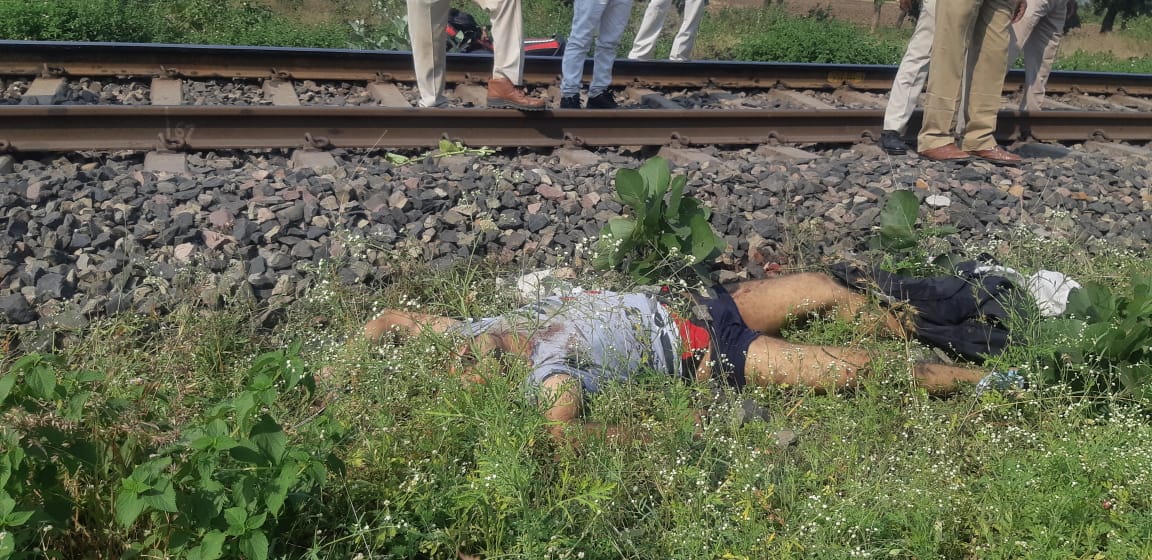 #justiceforAjitsinhparmarCRPFcammando 

<a href="/RailMinIndia/">Ministry of Railways</a> <a href="/207Cobra/">207🇮🇳CoBRA</a> <a href="/crpfindia/">🇮🇳CRPF🇮🇳</a> <a href="/AmitShah/">Amit Shah</a> <a href="/rajnathsingh/">Rajnath Singh</a> <a href="/ChouhanShivraj/">Shivraj Singh Chouhan</a> <a href="/narendramodi/">Narendra Modi</a> <a href="/vijayrupanibjp/">Vijay Rupani Memorial</a>  <a href="/PiyushGoyal/">Piyush Goyal</a> 
<a href="/ZeeNews/">Zee News</a>   <a href="/Republic_Bharat/">Republic Bharat - रिपब्लिक भारत</a> <a href="/TV9Bharatvarsh/">TV9 Bharatvarsh</a> <a href="/rpfwrrtm/">RPF Ratlam W.R.</a> @ratlamDRM <a href="/SP_RATLAM_MP/">S.P. Ratlam</a> <a href="/BJP4MP/">BJP Madhya Pradesh</a> @mpdial100 <a href="/DGP_MP/">DGP MP</a>