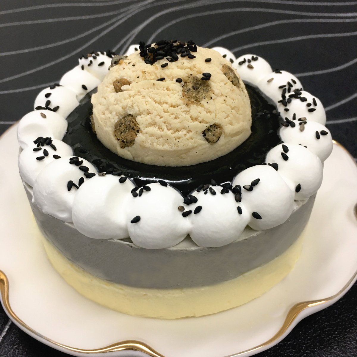 小島屋乳業製菓 新宿kojimaya お待たせしましたっっ 皆様のリクエストにお応えしまして 秋冬新商品 アイスケーキ 黒ごまチーズケーキ が登場 先ずは 新宿 Kojimaya 楽天市場店にてお買い求め頂けますっ