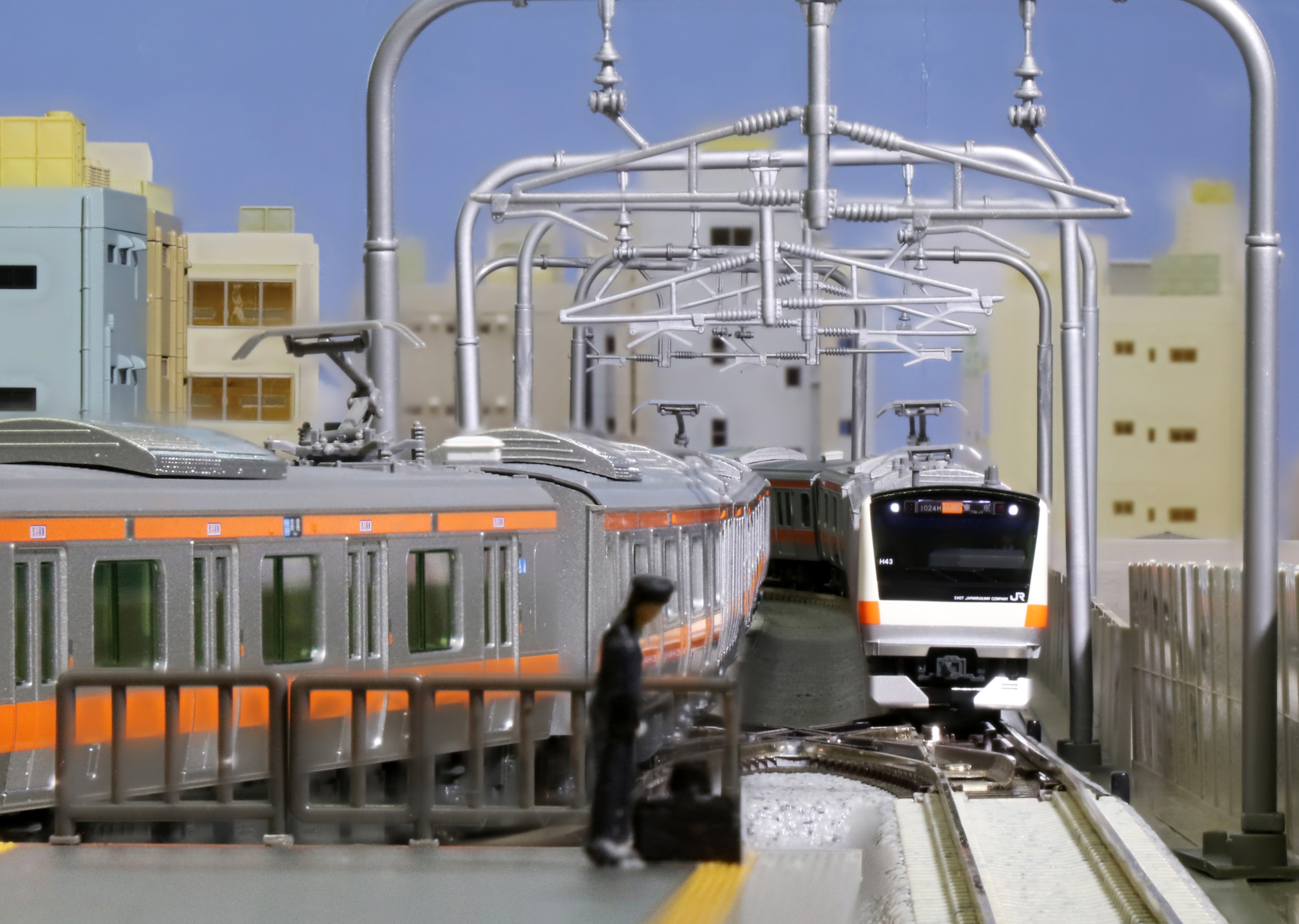 KATO E233系 中央線(H編成・トイレ設置車) Amazon | KATO Nゲージ E233系中央線 H編成・トイレ設置車 6両