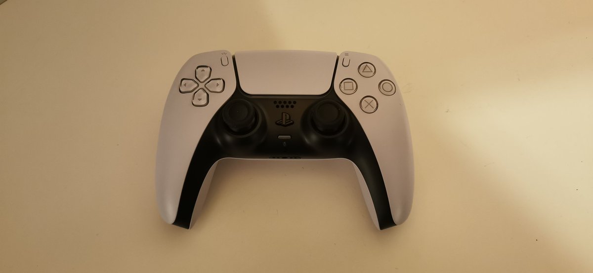 Chrism_BoP's tweet photo. Jeg ved sgu ikke helt hvad jeg skal mene om #dualsense controlleren og dens funktioner ...

... Endnu! https://t.co/Y2tC3ir7cg