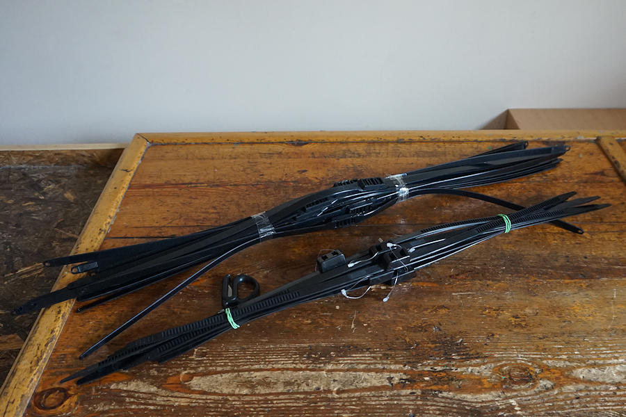 W skutecznym działaniu ważnym sprzymierzeńcem jest dobry sprzęt, dlatego do jednostek okręgu krakowskiego trafiły nowe środki ochrony.  Pozwolą one nie tylko na skuteczne działanie ale zwiększą także bezpieczeństwo funkcjonariuszy