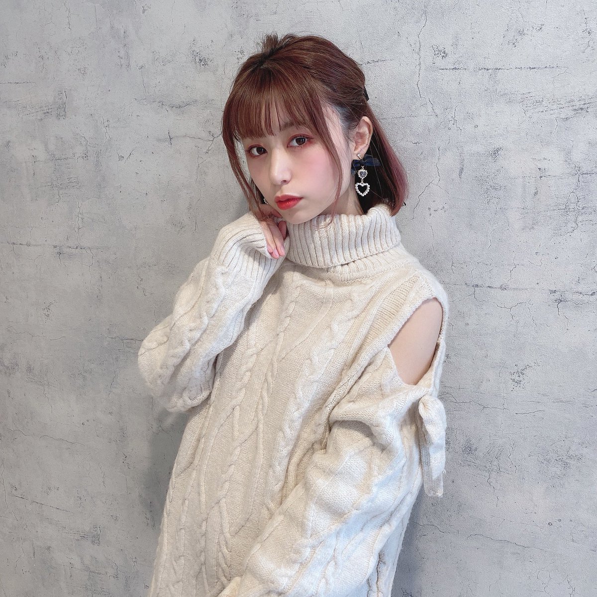 Rojita New Arrival 肩あきケーブルニットワンピース ベージュ ボルドー 6 900 Tax あっかいニット素材のワンピース ゆったりめのサイズ感が可愛い ベルトをしてメリハリをつけて着るのもオススメです Rojita ロジータ T Co 1q4nyravu9