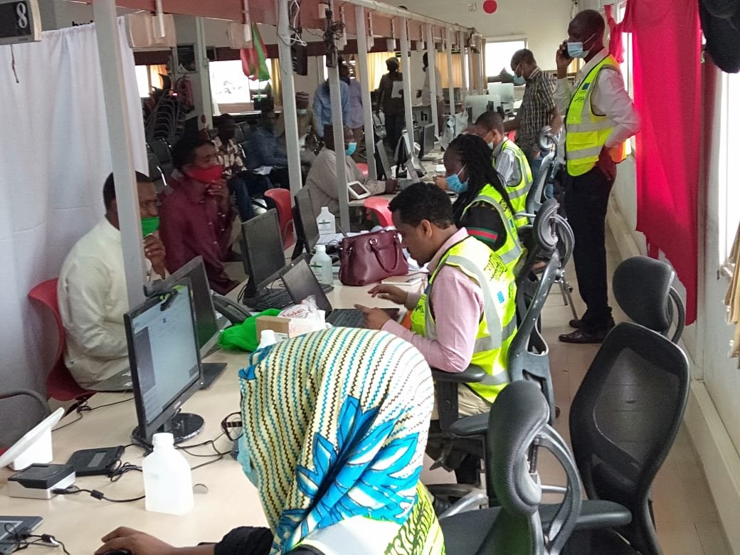 ntsa_kenya's tweet photo. Have you moved to #SmartDL? We are currently undertaking mass #SmartDL enrollment at Marsabit, Mandera & Wajir Counties @HudumaCentres on 16th-20th November, 2020 from 8.00am #SmartDL #SmartIsForAll #JipeSmartDL @Ma3Route @InteriorKE @KenyanTraffic. https://t.co/X5ykFmCqmp