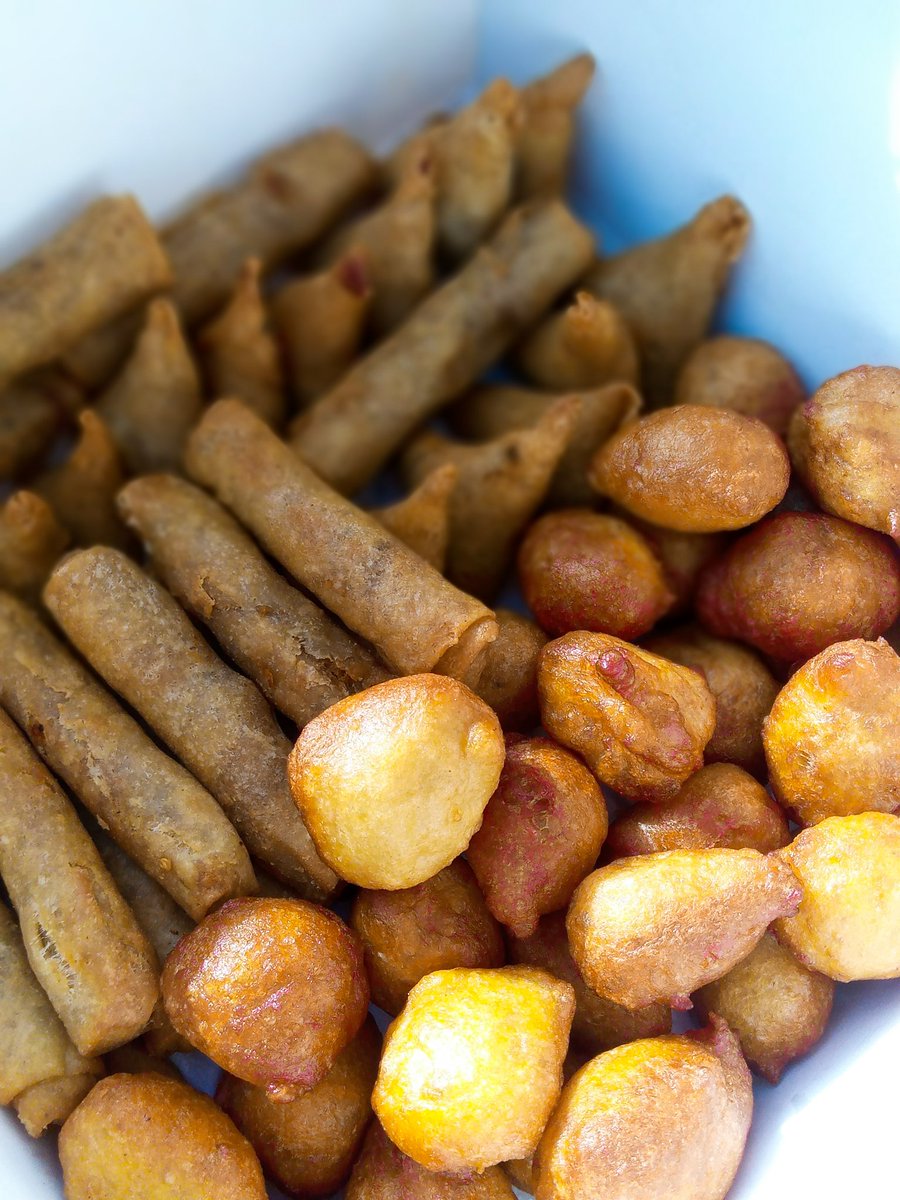 JApalawee's tweet photo. Its a box of small chops Tuesday😊, how are u hope u slept well? https://t.co/67pzEvpLjw