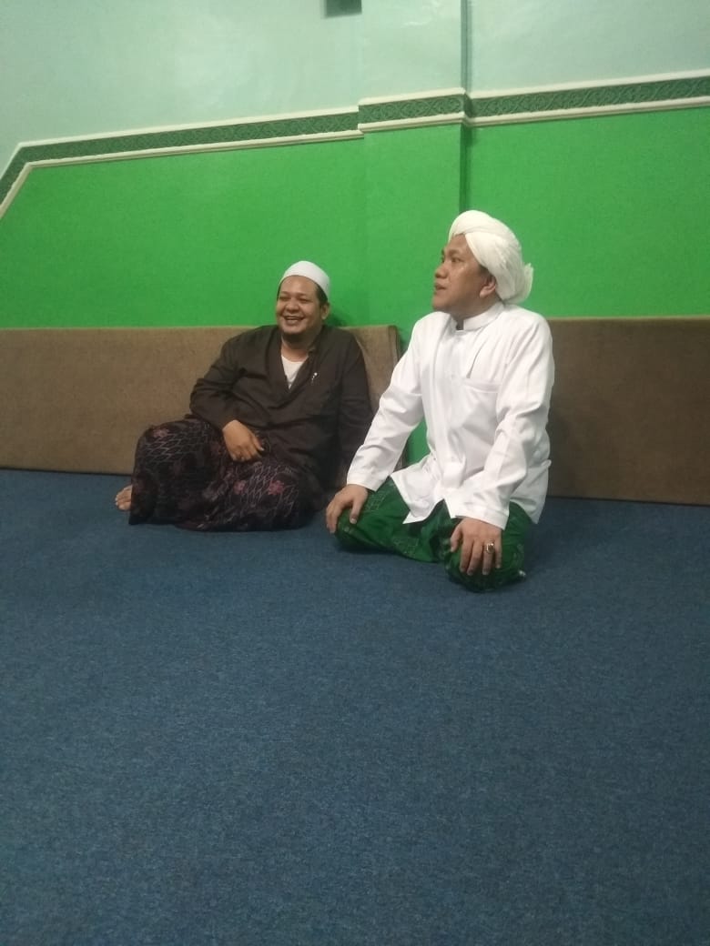 Guru udin bertemu dengan habib abdul qadir sahab...di kediaman habib kadir sahab sungai baru