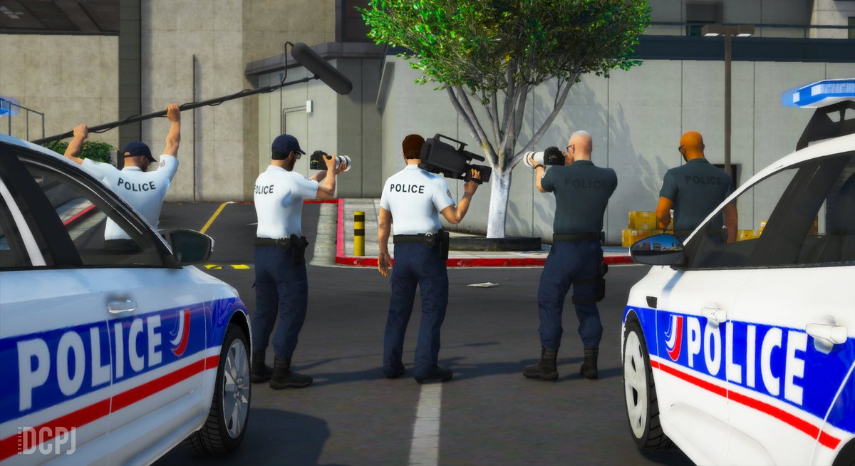 Le service Communication des Forces de l'Ordre des <a href="/StudiosDCPJ/">STUDIOS DCPJ 🇫🇷🇪🇺</a> est heureux de vous annoncer son ouverture officielle.
Il sera composé de 5 membres, qui vous feront vivre le quotidien de nos équipes au cœur de l'action.

#SeriousGame #Simulation #GTAV