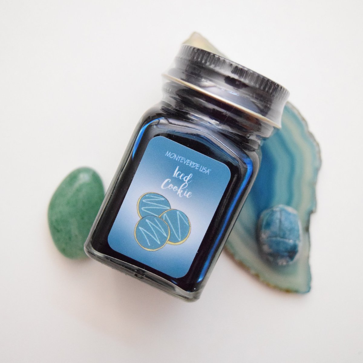 fountainfeder's tweet photo. Monteverde Iced Cookie is one of the best selling Monteverde inks so far. Have you already tried it or any other ink of the sweet line ?
#monteverde #monteverdeink #monteverdeusa #icedcookie #monteverdeicedcookie #fountainpenink #füllertinte #inktastisch #inkbottle #tintenflasche https://t.co/wmVZ9qmKWp