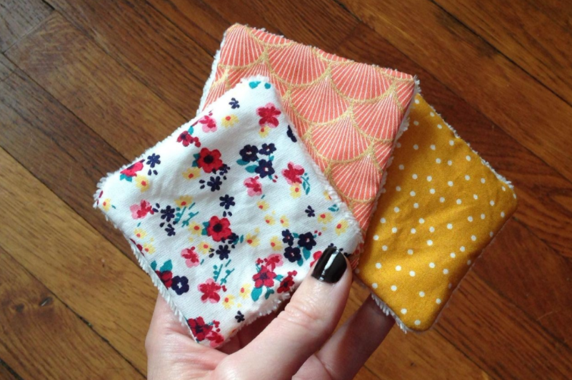 Si vous cherchez encore des idées cadeau pour noël ou que vous voulez vous offrir des cotons lavables, c'est le moment de craquer !
Ces cotons sont confectionnés par nos soins et nous vous proposons 3 choix de motif, n'hésitez plus !
helloasso.com/associations/l…