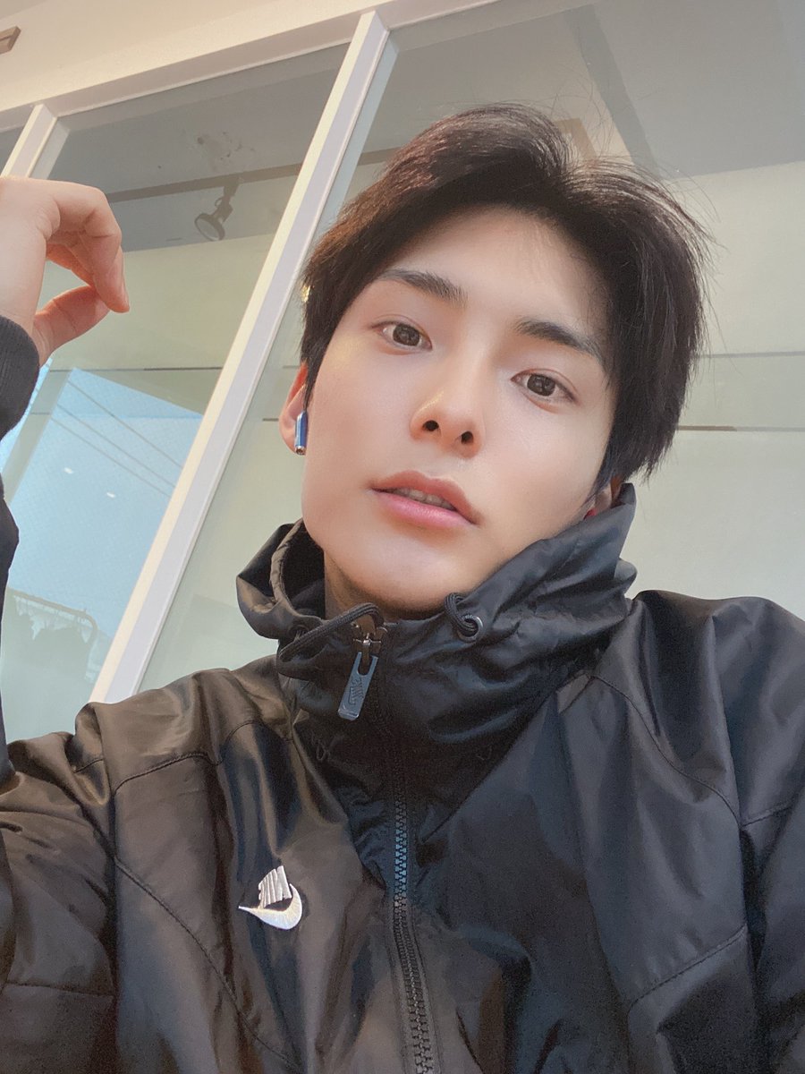 official_ACE7's tweet photo. [#에이스_준]
날이 느므 춥다 초이들 😭
감기 조심해요 😣
#ACE #에이스 #CHOICE #초이스 https://t.co/xFAvzgF3sU