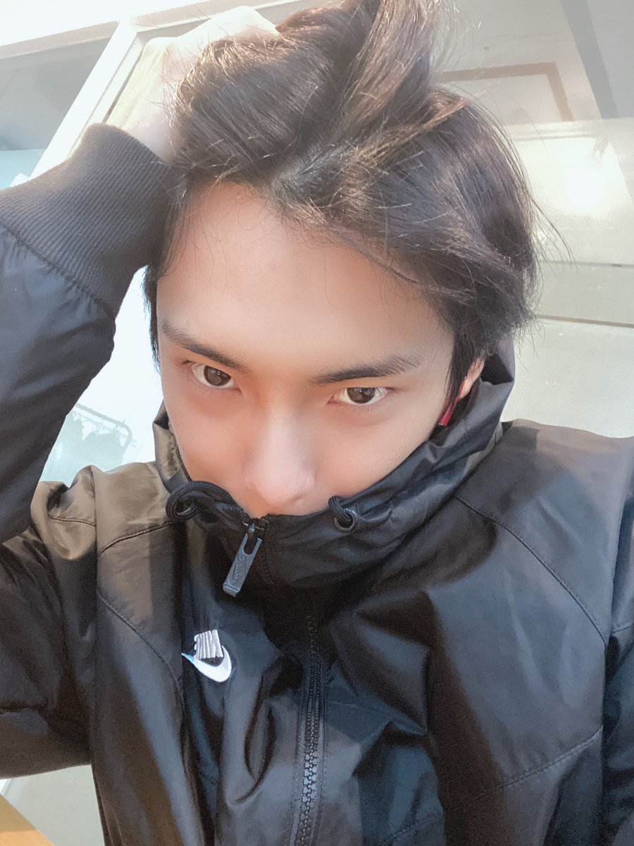 official_ACE7's tweet photo. [#에이스_준]
날이 느므 춥다 초이들 😭
감기 조심해요 😣
#ACE #에이스 #CHOICE #초이스 https://t.co/xFAvzgF3sU