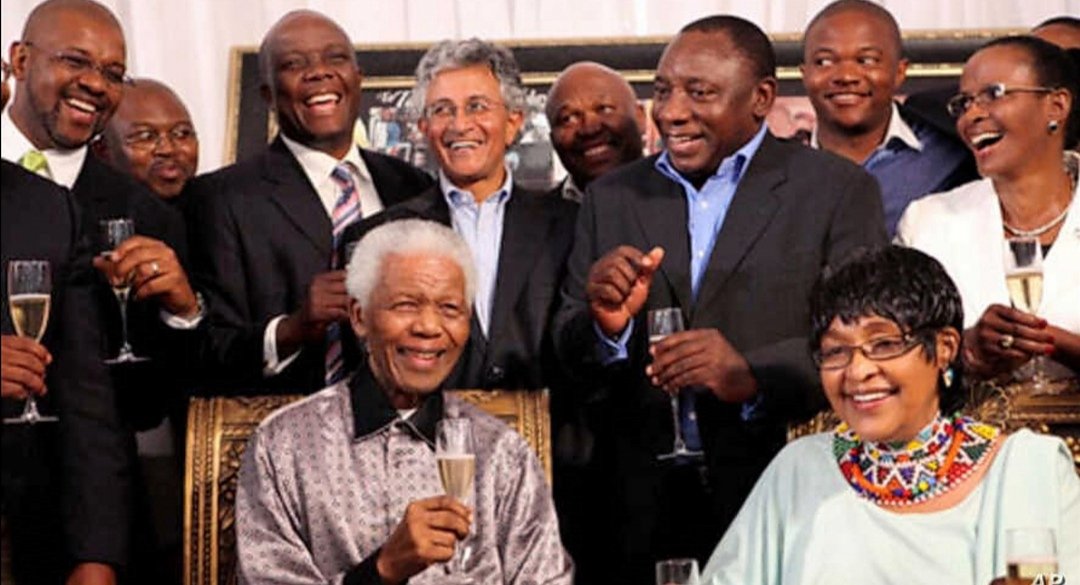 StefanoNotDead's tweet photo. Nelson mandela died with nothing but nice shirts and a new dance the agent made sure of it, who the agent is, I'll let you smell that one excuse the pun. #tremor #CapeTown #earthquake #AdvSikhakhane #pretoria #raymondzondo #Sjava #ladyzamar #majorone #ZondoCommission #cyril https://t.co/2nU92Ot4tq