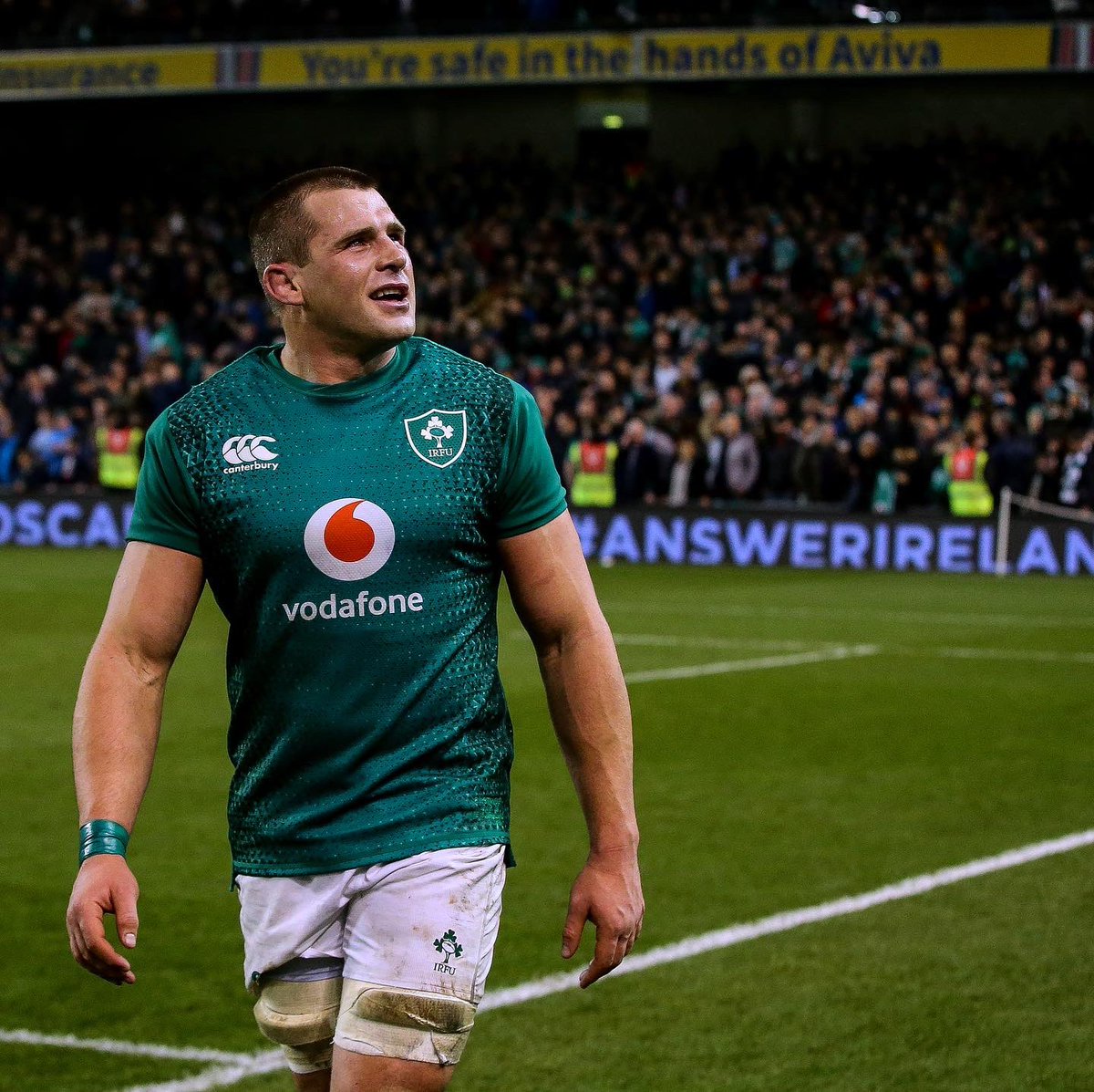 IrishRugby's tweet photo. #TeamOfUs
𝟭𝟳.𝟭𝟭.𝟭𝟴 🤩💚
Two years ago today, a day that’ll live long in the memory. What an occasion, what an atmosphere at @AVIVAStadium 🙌
#ShoulderToShoulder #IrishRugby https://t.co/c6Ddc7rFwn