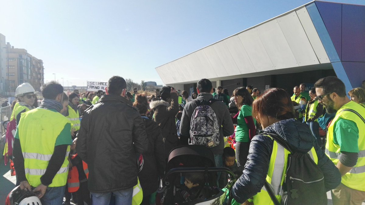 CervantesGetafe's tweet photo. Hoy hace 3 años de nuestro 1er encierro reivindicativo de 24h en el Cervantes:
-En defensa de la #EducaciónPública
-#CEIPCervantesGetafeCompleto
-Contra la masificación en las aulas
-No más niñ@s desplazad@s
-Por el cumplimiento de plazos y compromisos
Lo seguimos reivindicando https://t.co/2UUiLs8zis