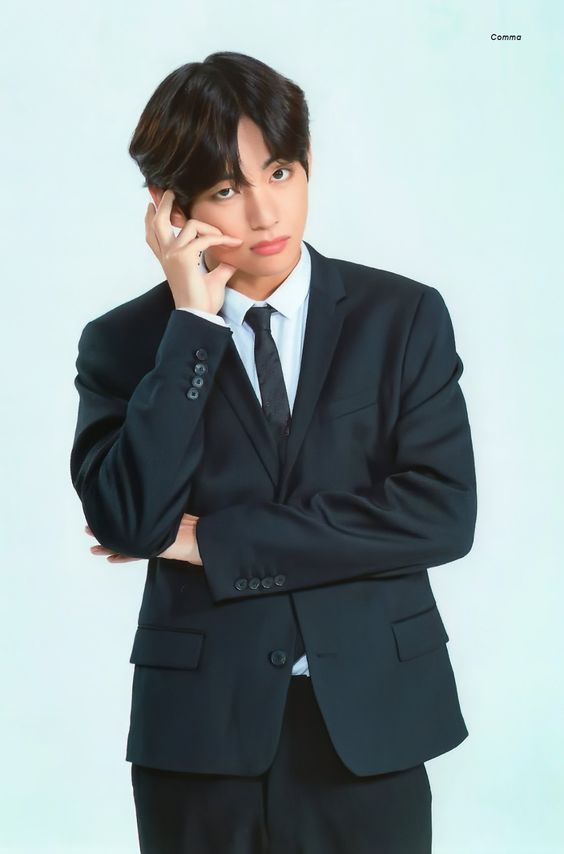 Kim Taehyung ending every model's career : a thread