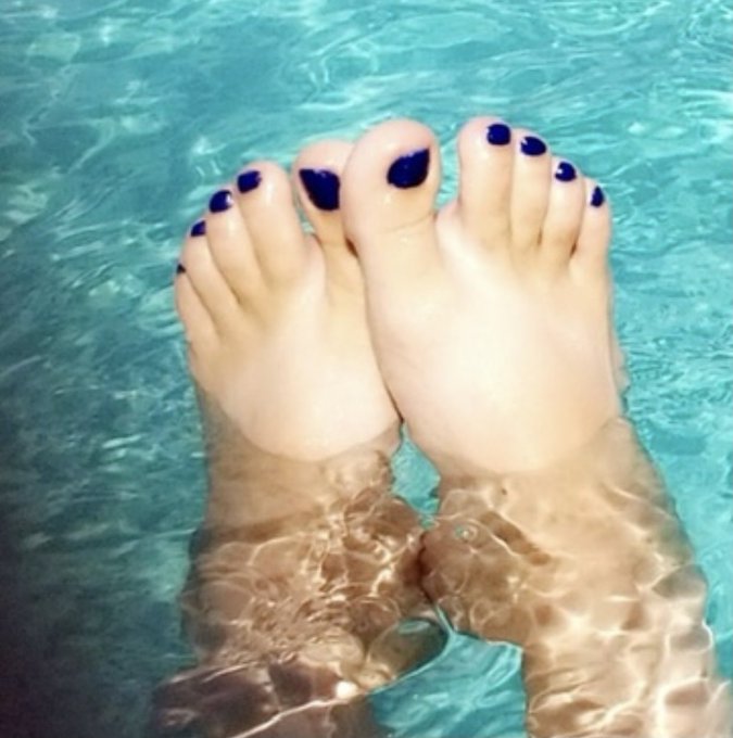 Where&rsquo;s all my #feetpic #buyers  ?? #buyingcontent #sellingcontent #secretsellers #onlyfans #sexyfeet<a href="/tag/feetpic"class="tags">#feetpic</a><a href="/tag/buyers"class="tags">#buyers</a><a href="/tag/buyingcontent"class="tags">#buyingcontent</a><a href="/tag/daddy"class="tags"><span>#daddy</span></a><a href="/tag/toes"class="tags"><span>#toes</span></a><a href="/tag/adultwork"class="tags"><span>#adultwork</span></a><a href="/tag/lick"class="tags"><span>#lick</span></a><a href="/tag/sexyfeet"class="tags"><span>#sexyfeet</span></a><a href="/tag/suck"class="tags"><span>#suck</span></a>