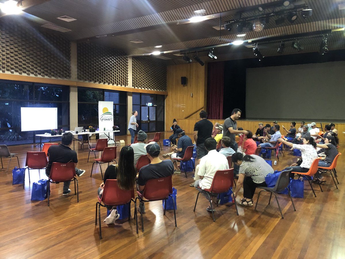 JJSquibb's tweet photo. Great attendance at the @LVGrowers_Inc #Vietnamese #Growers evening. 

Good discussions on #ColdChainManagement and #IPM strategies for #WesternFlowerThrips. Great engagement from the attendees too. https://t.co/ZwMOfARvih