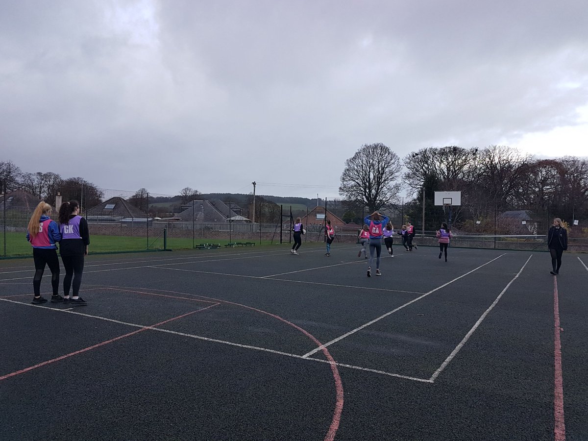 Bellbaxter_hwb's tweet photo. Mondayβs afterschool clubs...if youβre not already coming, your missing out! S1/S2 Girls Football & S1/2 & S3/S4 Netball. Come along next week if you want to join in, all abilities welcome : )
#KeepFifeActive @FifeSchoolSport @FifeActiveSch https://t.co/UD9amLvK4K