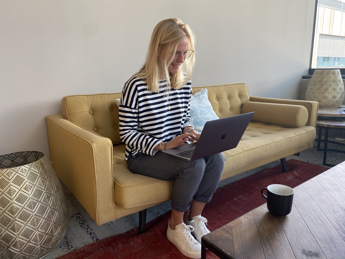Running and Snickers - Key factors to boost creativity, communication, and of course, motivation either in Johanna's free time or during her role as a working student for marketing and sales at Syncier. Interested? Join us!
syncier.com/en/career
#womenintech #InsurTech