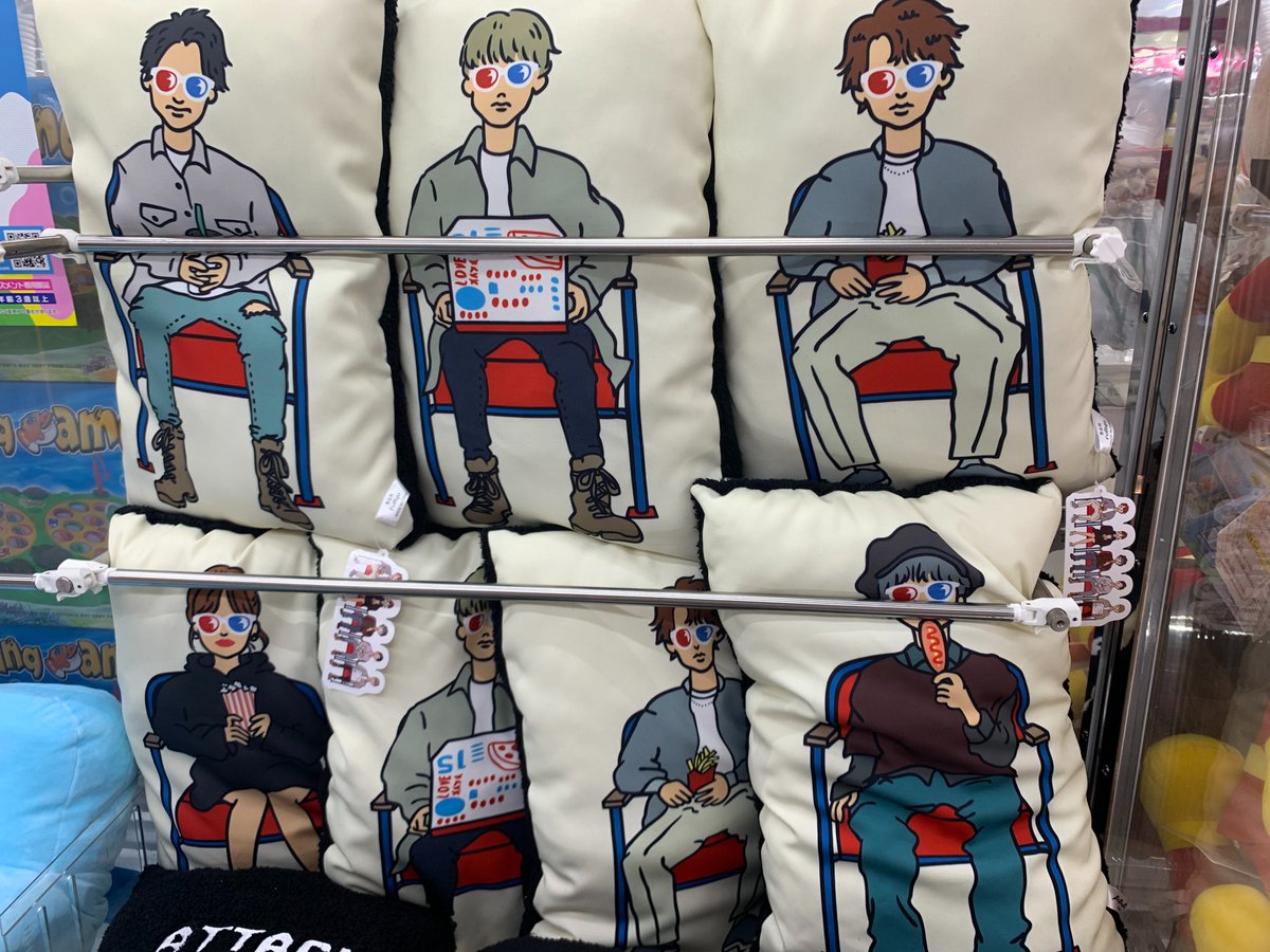 mikawa39's tweet photo. 【 #プライズSGF三川】
#AAA のBIGクッション1,2が入荷しました!
少数入荷となっており、数に限りがございますのでお早めにどうぞ!
#AAAグッズ #AAA15th #山形 #三川 #酒田 #鶴岡 #ゲーセン https://t.co/TciOI0v2SK