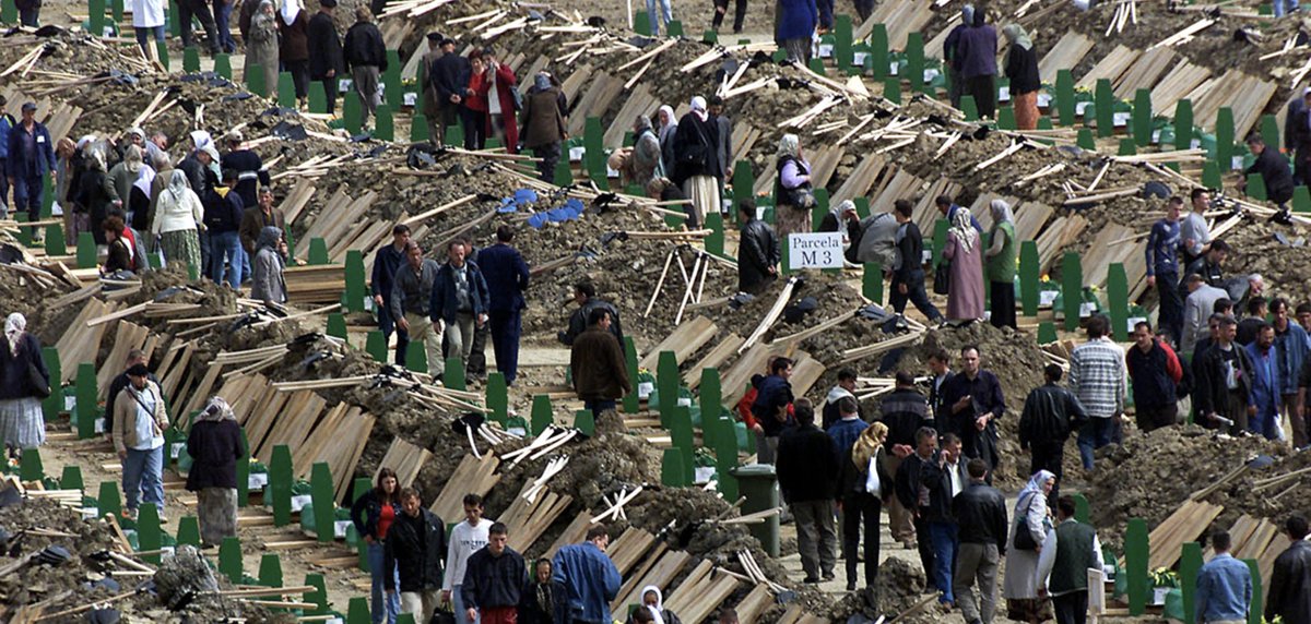 We must not forget the massacre of Srebrenica, just 25 years ago this year, and remember the words of Heine: 'Whenever they burns books, they will also, in the end, burn human beings'. 6/7