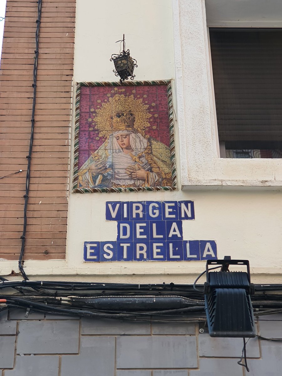 AlvaroNua's tweet photo. Y dijo Herodes ; Desde Sevilla al resto del mundo. #RinconesDeSevilla https://t.co/wduWQt4bTD