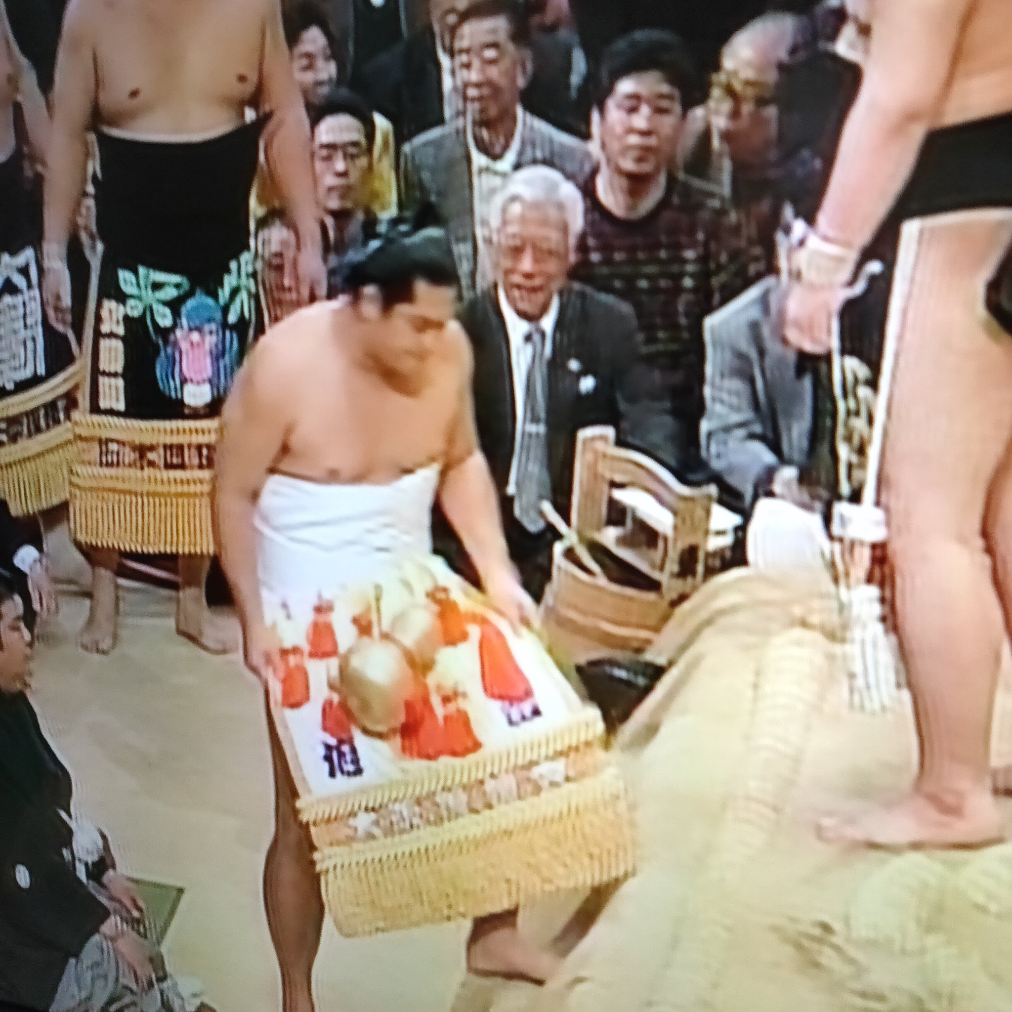 ふじっこ わーーーー 相撲見てたら旭豊という力士の化粧まわしがひょうたん