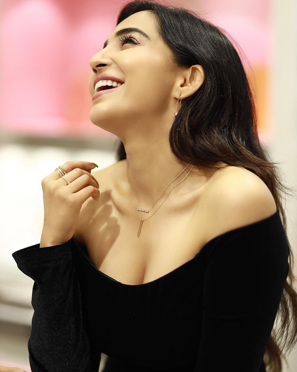 Allcinegallery's tweet photo. #Parvathy Latest Photoshoot

#ParvathiNair #ParvatiNair https://t.co/OWxDmkIX1F
