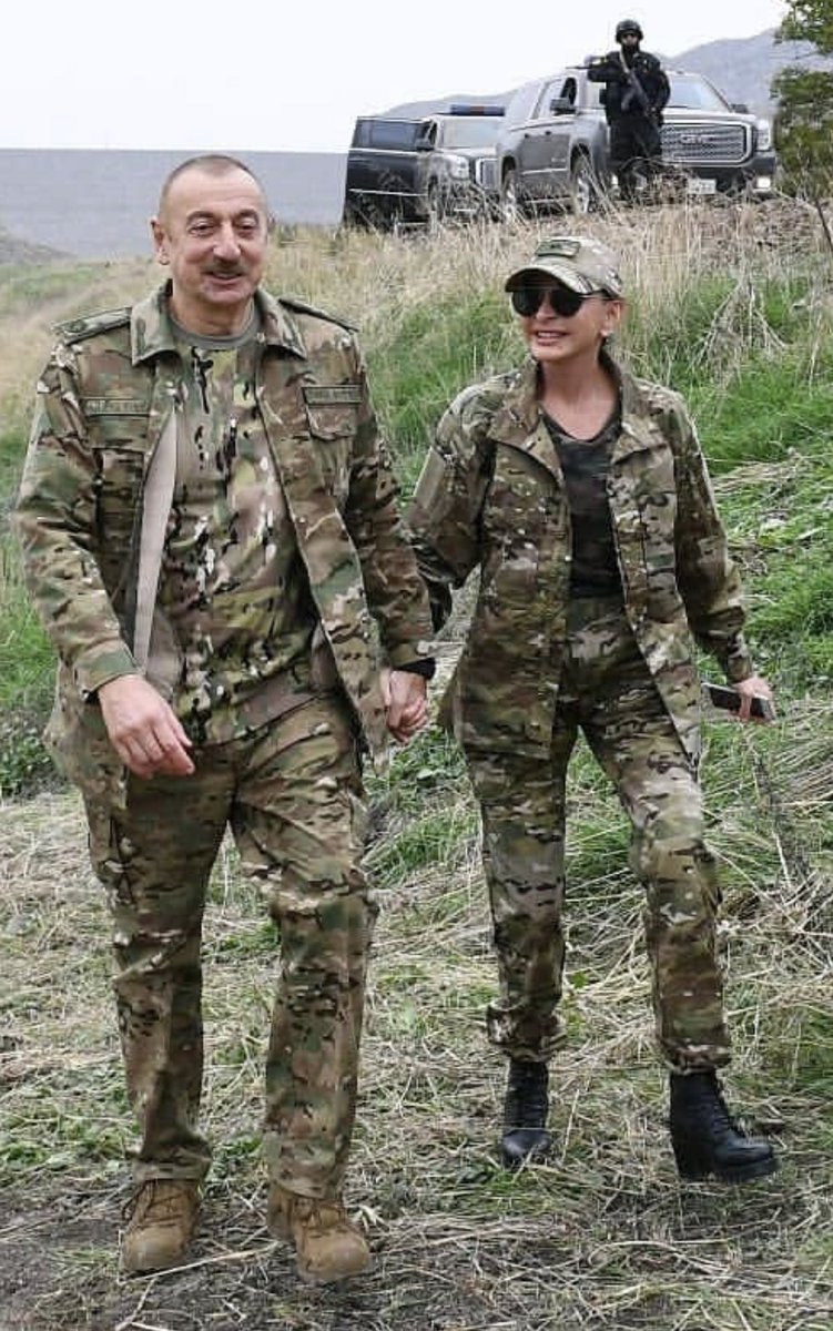 iamchinara's tweet photo. Pashinyanin yol cekmek istediyi yerde Reis lovestory cekdi❤️😄
#SupportAliyev #KarabakhisAzerbaijan https://t.co/Q1oP3E6gd6