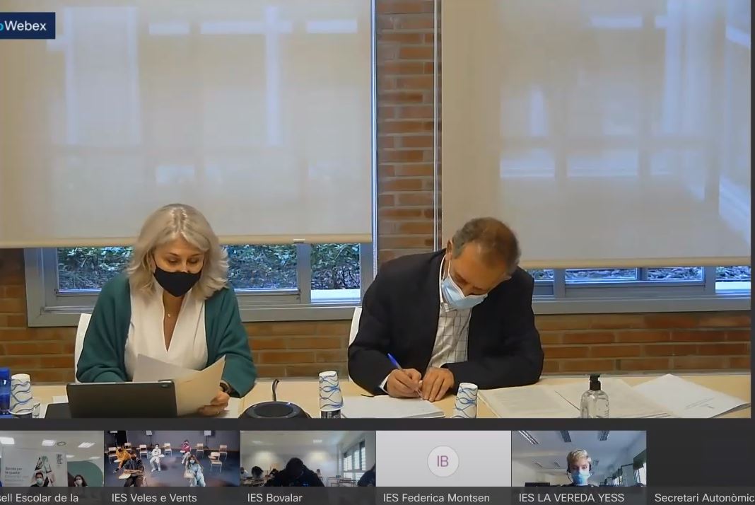 Vull agrair la implicació de l'alumnat en els centres i en l'àmbit educatiu autonòmic. Hui ens ho han tornat a demostrar en la reunió que hem tingut amb delegats i delegades d'ESO, FP i Batxillerat. La participació és crucial per millorar. Gràcies. #diainternacionaldelestudiantat