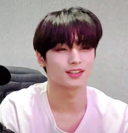 juyeonleepics's tweet photo. HELLO??? He is so handsome https://t.co/IEkAfEQn1G