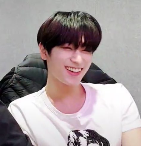 juyeonleepics's tweet photo. HELLO??? He is so handsome https://t.co/IEkAfEQn1G