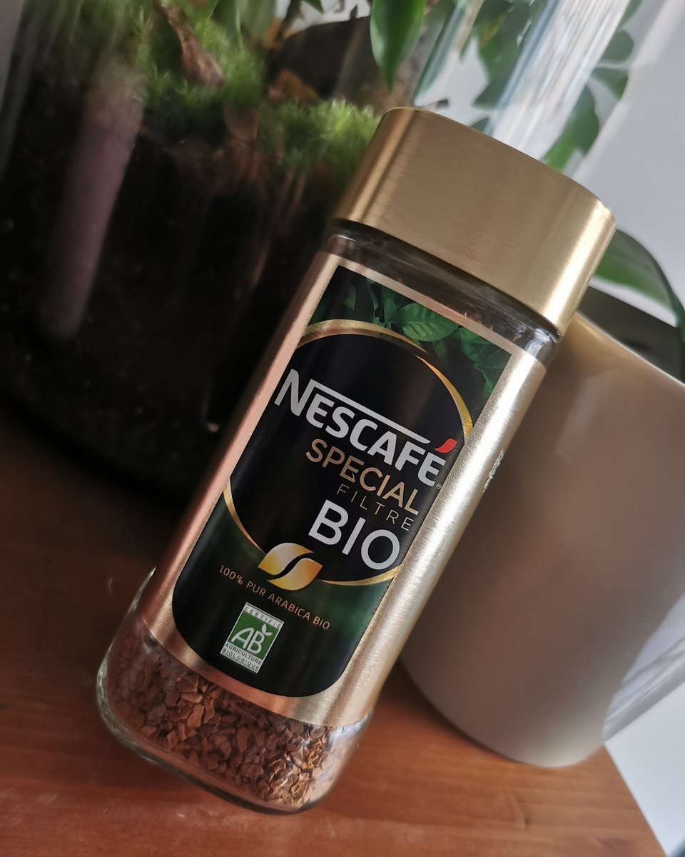 Manibeaute's tweet photo. J'ai testé pour vous le café Spécial filtre Bio de Nescafé ☕
Vraiment délicieux, il a un arôme subtil de noisette, esquis ! Dissolution facilement et rapidement dans une eau préalablement chauffée à 100°.
Je le recommande sans hésitation ! 🥰
#moncaféengagé #uncaféresponsable https://t.co/SlOYE8kF6z