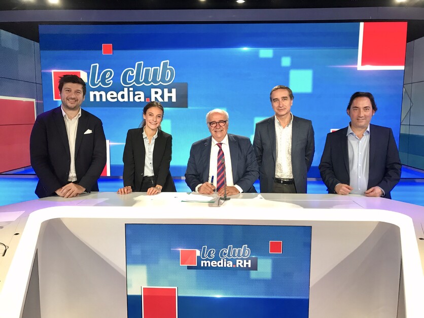 TextkernelFR's tweet image. Samedi 7 novembre 2020, Yves Loiseau directeur de l’europe du sud de la société #Textkernel était invité sur le plateau de #BFMbusiness pour répondre aux problématiques #RH et du #recrutement. Ne manquez pas l’interview au complet sur le lien suivant : cutt.ly/MgMVNdd