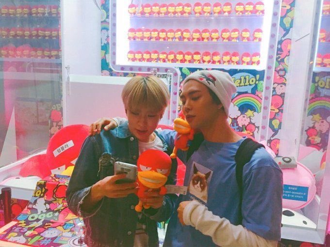 ถ่ายรูปยืนยันความรักของเรา โดนมีต้องเป็ดแดงเป็นพยานรัก